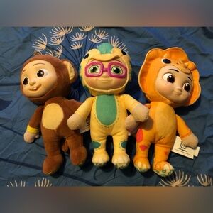 3 CoComelon Dolls